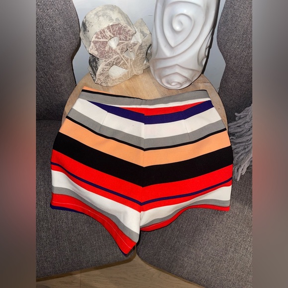 Lavish Alive Multi Color Shorts - Picture 2 of 2